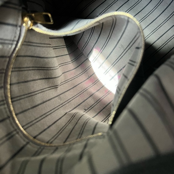 Louis Vuitton ‼️SOLD‼️ - Picture 13 of 13